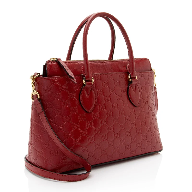 Gucci tote bags for women with a water - resistant coatingGucci Guccissima Leather Small Tote (6jfM9Q)